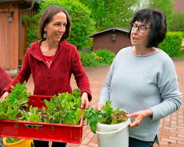 Rita Huf (rechts) hat die Bonndorfer P...ndrea Klaus aus Ebnet fhrt sie  fort.  | Foto: Wolfgang Scheu