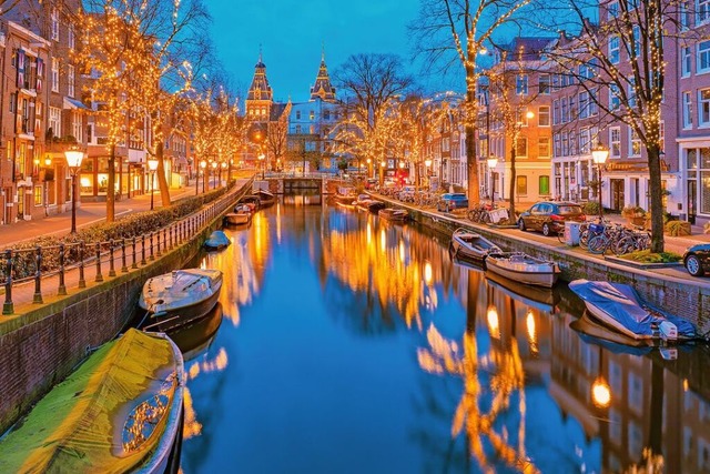Amsterdam im Lichterglanz &#8211; festliche Atmosphre an den Grachten  | Foto: fokke baarssen/Shutterstock.com