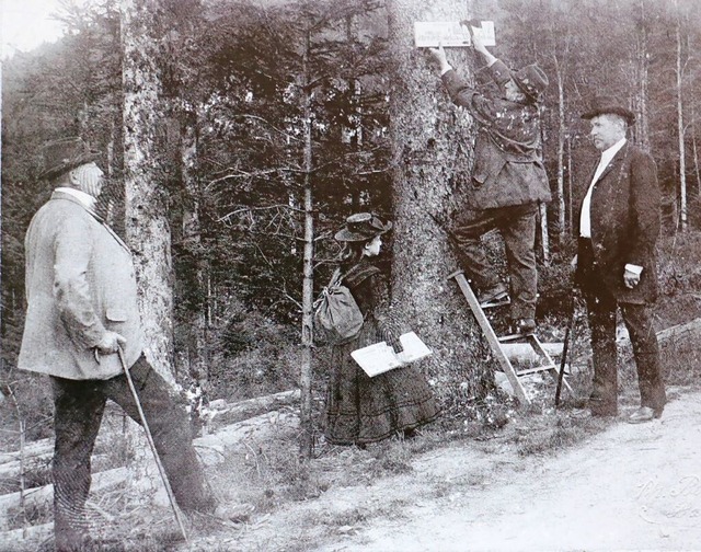 Philipp Bussemer ist auf diesem Bild a...erem drei Personen sind nicht bekannt.  | Foto: Repro: Theo Weber 