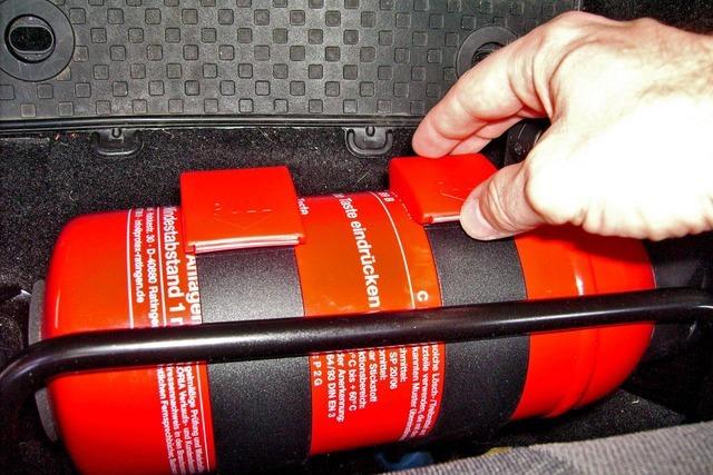 Auto fngt bei Muggenbrunn Feuer