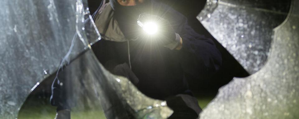 Einbrche in March: Polizei sucht Zeugen fr Vorflle in Kindergarten und Sporthalle