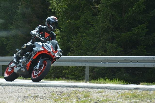 Polizei ahndet 30 Verste bei Motorradkontrollen im Landkreis Lrrach