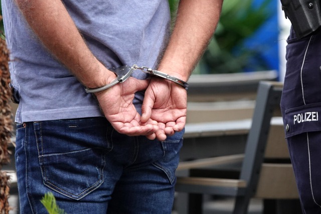 In Wehr wurde ein Mann in Gewahrsam genommen (Symbolfoto) | Foto: Johannes Neudecker (dpa) In Wehr wurde ein Mann in Gewahrsam genommen (Symbolfoto) | Foto: Johannes Neudecker (dpa)