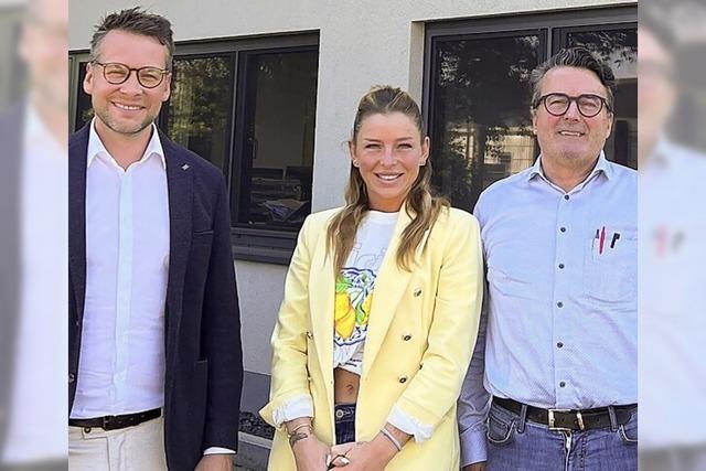 Brgermeister zu Gast bei lokalem Betrieb