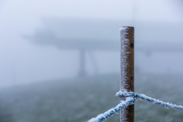 Für den Morgen war im Hochschwarzwald ...gt, es blieb jedoch bei dichtem Nebel. | Foto: Philipp von Ditfurth (dpa) Für den Morgen war im Hochschwarzwald ...gt, es blieb jedoch bei dichtem Nebel. | Foto: Philipp von Ditfurth (dpa)