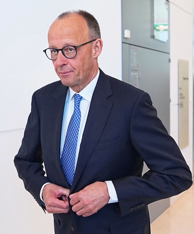 Friedrich Merz: versteinerte Gesichtszüge, der Kiefer fest, der Blick geradeaus | Foto: Michael Kappeler (dpa) Friedrich Merz: versteinerte Gesichtszüge, der Kiefer fest, der Blick geradeaus | Foto: Michael Kappeler (dpa)
