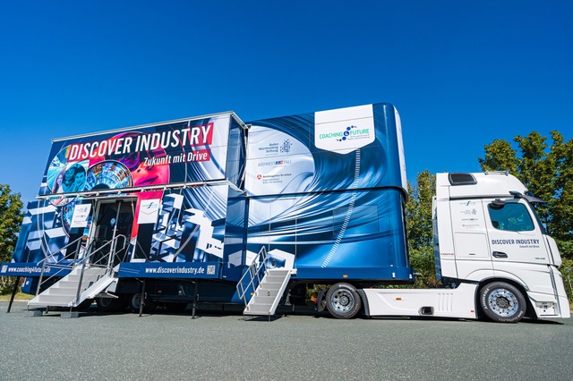 Im Truck Discovery Industry lernen Jug...e die Vielfalt der MINT-Berufe kennen. | Foto: Baden-Württemberg Stiftung gGmbH Im Truck Discovery Industry lernen Jug...e die Vielfalt der MINT-Berufe kennen. | Foto: Baden-Württemberg Stiftung gGmbH