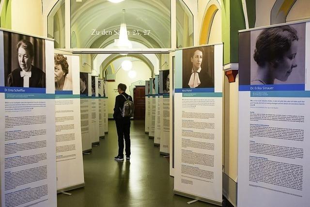 Im Verwaltungsgericht ist die Wanderausstellung „Jdische Juristinnen und Juristinnen jdischer Herkunft“ zu sehen
