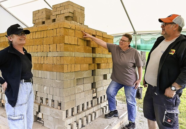 Lucia Schwörer (von links), Corinna Ke...eitere Helfer waren beim Aufbau dabei. | Foto: Endrik Baublies Lucia Schwörer (von links), Corinna Ke...eitere Helfer waren beim Aufbau dabei. | Foto: Endrik Baublies