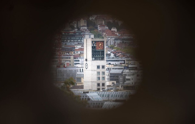 Die Stadt Stuttgart - hier der Rathausturm - war Ziel eines Cyberangriffs. | Foto: Marijan Murat (dpa) Die Stadt Stuttgart - hier der Rathausturm - war Ziel eines Cyberangriffs. | Foto: Marijan Murat (dpa)