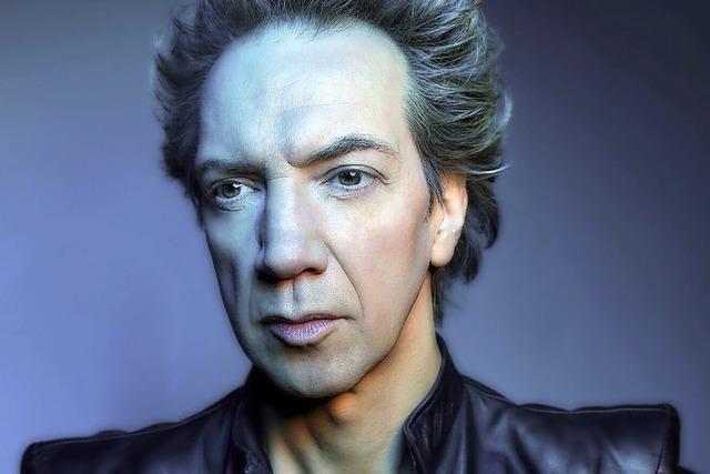 Sven Ratzke kommt mit einer Hommage an David Bowie in die Reithalle Offenburg