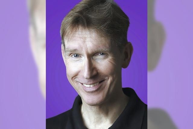 Kabarettist Peter Vollmer mit seinem Programm im TAM Theater zu Gast