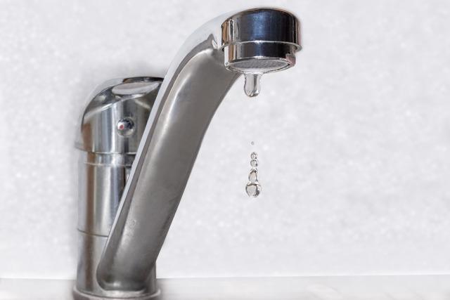 Unbekannte zerstren Wasserhahn am Busbahnhof in St. Blasien