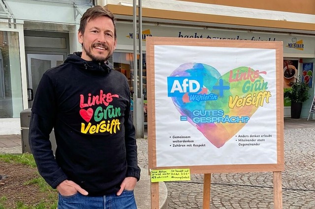 Christian Fazekas mit seinem Plakataufsteller auf dem Schlossplatz in Lahr | Foto: privat Christian Fazekas mit seinem Plakataufsteller auf dem Schlossplatz in Lahr | Foto: privat