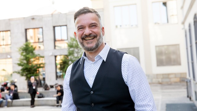 Irving Wolther ist Dr. Eurovision und im Podcast BZ am Ohr zu Gast. | Foto: Claudia Timmann (NDR) Irving Wolther ist Dr. Eurovision und im Podcast BZ am Ohr zu Gast. | Foto: Claudia Timmann (NDR)
