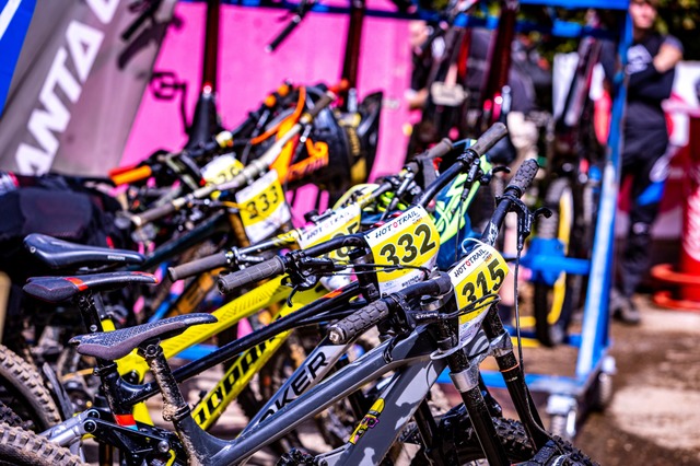 Viele bunte Bikes wird es beim Hot Trail in Todtnau geben. | Foto: 2-Cycle Viele bunte Bikes wird es beim Hot Trail in Todtnau geben. | Foto: 2-Cycle