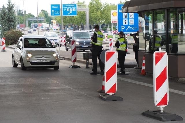 Die verstrkten Grenzkontrollen werden an den Grenzen zur Schweiz bereits umgesetzt