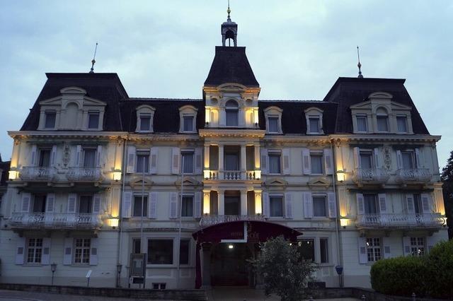 Lichtspots auf dem Hotel