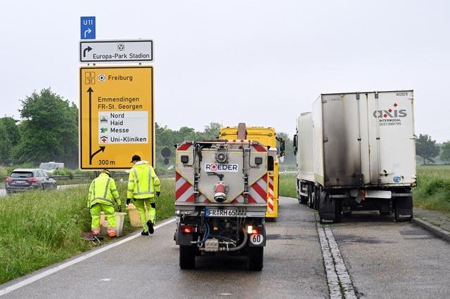 Tödlicher Unfall auf der B3 bei Freiburg: Auto hatte nur fünf Sitzplätze Tödlicher Unfall auf der B3 bei Freiburg: Auto hatte nur fünf Sitzplätze