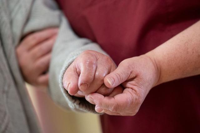 Fast jede vierte Altenpflegekraft kommt aus dem Ausland