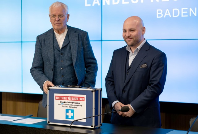 S&auml;nze und Frohnmaier haben es ges...t, den AfD-Landesverband zu befrieden.  | Foto: Markus Lenhardt/dpa
