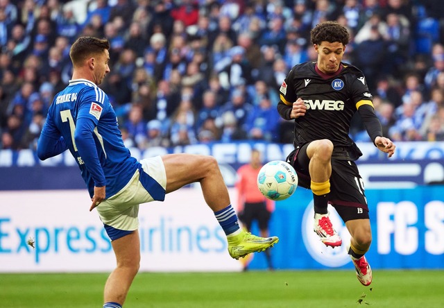Louey Ben Farhat (r.) spielte beim Karlsruher SC zuletzt groß auf. | Foto: Bernd Thissen/dpa Louey Ben Farhat (r.) spielte beim Karlsruher SC zuletzt groß auf. | Foto: Bernd Thissen/dpa