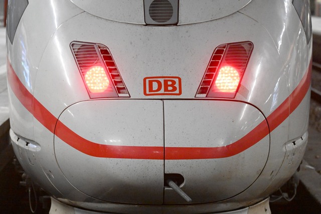 Ein ICE von Wiesbaden nach Münche...g einfach verpasst haben. (Symbolbild) | Foto: Felix Hörhager/dpa Ein ICE von Wiesbaden nach Münche...g einfach verpasst haben. (Symbolbild) | Foto: Felix Hörhager/dpa