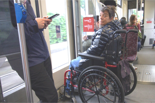 Wenn die Tramfahrt in Freiburg zur Mutprobe wird