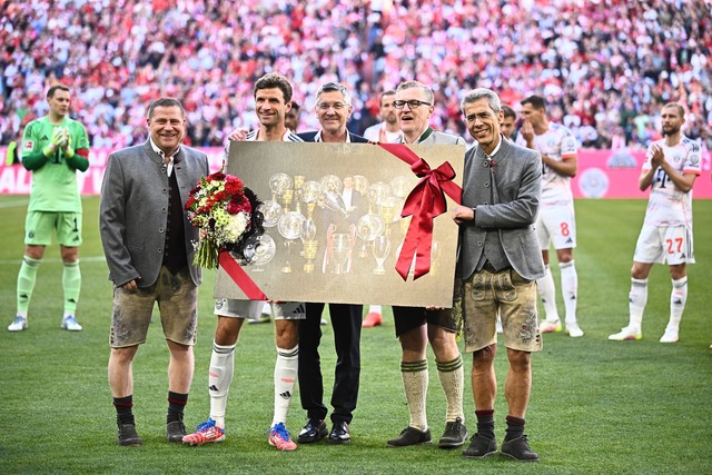 Thomas M&uuml;ller wird vor seinem letzten Bayern-Heimspiel verabschiedet.  | Foto: Tom Weller/dpa