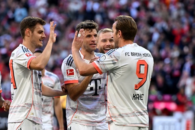 Harry Kane (r) erzielt den Treffer zum 1:0.  | Foto: Sven Hoppe/dpa
