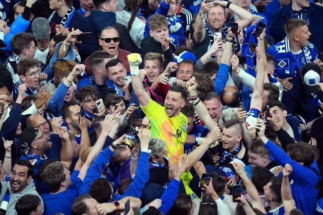 Endlich wieder Bundesliga: HSV im Partyrausch zum Aufstieg