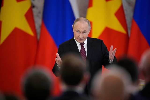 Putin hatte Mitte der Woche eine dreitägige Waffenruhe angekündigt. | Foto: Pavel Bednyakov/AP/dpa Putin hatte Mitte der Woche eine dreitägige Waffenruhe angekündigt. | Foto: Pavel Bednyakov/AP/dpa