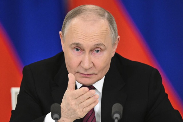Der russische Präsident Wladimir Putin...über Nazi-Deutschland zu Journalisten. | Foto: Sergei Bobylev (dpa) Der russische Präsident Wladimir Putin...über Nazi-Deutschland zu Journalisten. | Foto: Sergei Bobylev (dpa)