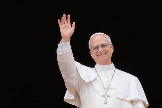 Ein Gru&szlig; auch an alle M&uuml;tter.  | Foto: Gregorio Borgia/AP/dpa