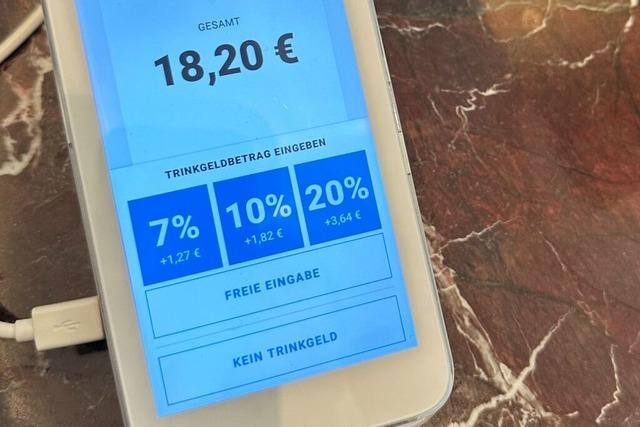 Trinkgeld-Optionen auf Kartenlesegeräten verleiten dazu, mehr zu geben als geplant