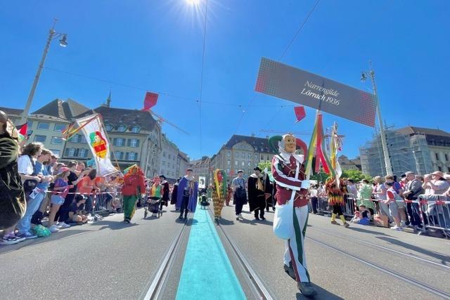 Groe ESC-Parade durch die Innenstadt von Basel