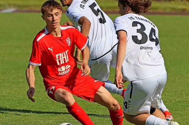 Jonathan Dischinger und der FC Auggen bleiben in der Verbandsliga. | Foto: Fritz Zimmermann Jonathan Dischinger und der FC Auggen bleiben in der Verbandsliga. | Foto: Fritz Zimmermann