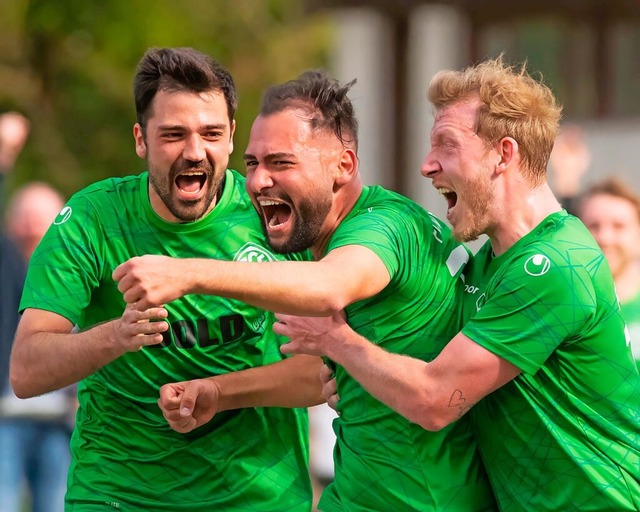 Schon nach dem 4:3 durch Samet Arslan ...n Furtwanger Spielern keine Grenzen. | Foto: Wolfgang Scheu Schon nach dem 4:3 durch Samet Arslan ...n Furtwanger Spielern keine Grenzen. | Foto: Wolfgang Scheu