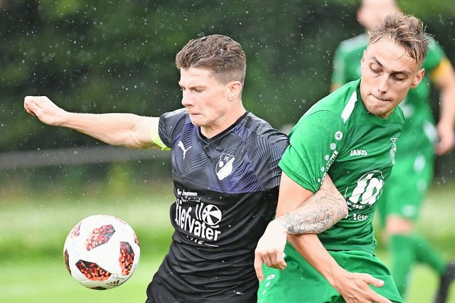 Der nchste Schritt zurck auf die be...auf die Rckkehr in die Landesliga zu.  | Foto: Achim Keller