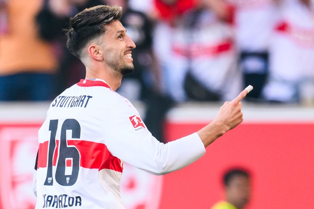 Torsch&uuml;tze zum 1:0 f&uuml;r Stuttgart: Kapit&auml;n Atakan Karazor.  | Foto: Tom Weller/dpa