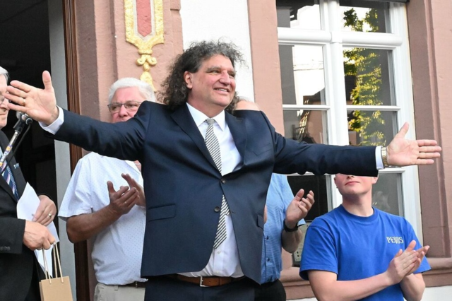 Berthold Schuler lst in Teningen Brgermeister Hagenacker ab