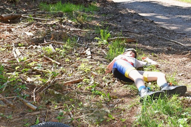Sieht wie echt aus. Doch der Unfall ist nur für Übungszwecke gestellt. | Foto: Thomas Biniossek Sieht wie echt aus. Doch der Unfall ist nur für Übungszwecke gestellt. | Foto: Thomas Biniossek