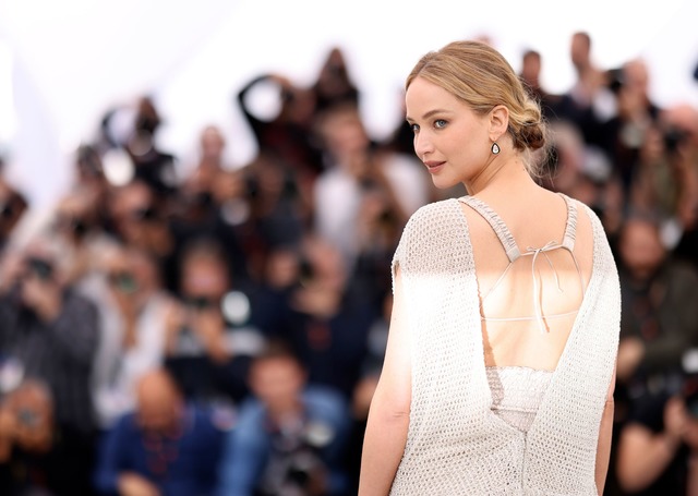 Jennifer Lawrence bei den 76. Internat...ilmfestspielen in Cannes. (Archivbild)  | Foto: Vianney Le Caer/Invision/AP/dpa