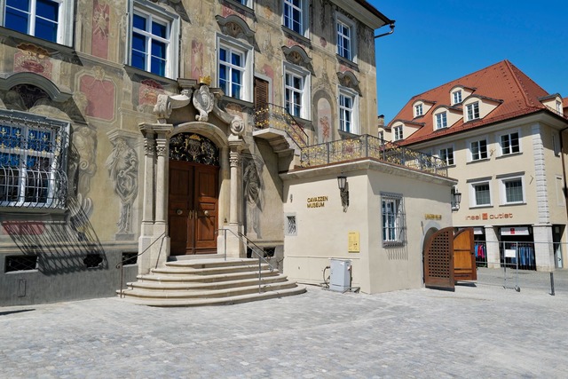Das historische Lindauer Stadtmuseum w...;r mehr als 33 Millionen Euro saniert.  | Foto: Ulf Vogler/-/dpa