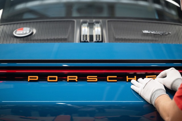 Nach zwei &uuml;berraschenden Abg&auml...el im Porsche-Management. (Archivbild)  | Foto: Marijan Murat/dpa