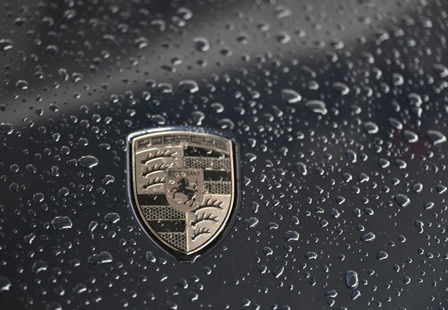 Beispielsweise Probleme mit dem China-...chen Porsche zu schaffen. (Archivbild)  | Foto: Bernd Wei&szlig;brod/dpa