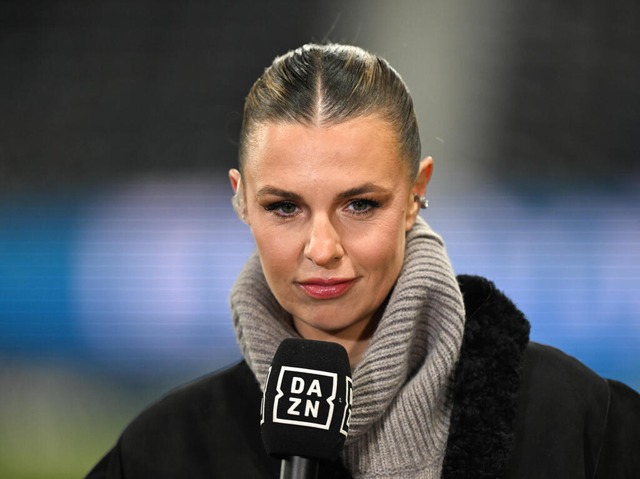 Laura Wontorra ist für DAZN im Einsatz. | Foto: Arne Dedert (dpa) Laura Wontorra ist für DAZN im Einsatz. | Foto: Arne Dedert (dpa)