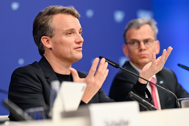 SAP-Chef Klein: Die angepeilte Quote v...in einer internen E-Mail. (Archivbild) | Foto: Uwe Anspach/dpa SAP-Chef Klein: Die angepeilte Quote v...in einer internen E-Mail. (Archivbild) | Foto: Uwe Anspach/dpa