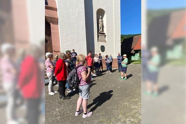 Geschichte in Hppchen erzhlt: In Mnchweier auf Tour mit der Ortsvorsteherin