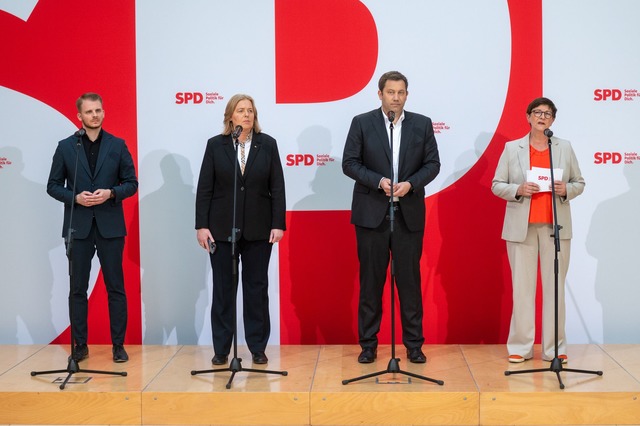 Neue erste Reihe bei der SPD: Tim Kl&u...efin Saskia Esken tritt nicht mehr an.  | Foto: Christophe Gateau/dpa